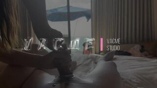 [VacMe]Couple Pantyhose Handjob in luxury hotel by sea