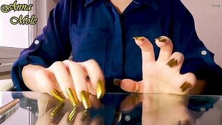 Tapping Nails Golden Nails