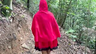 I Give Little Red Riding Hood a Rich Fuck in the Forest in Exchange for Taking Care of Her.