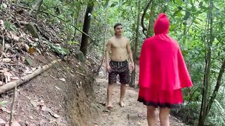 I Give Little Red Riding Hood a Rich Fuck in the Forest in Exchange for Taking Care of Her.